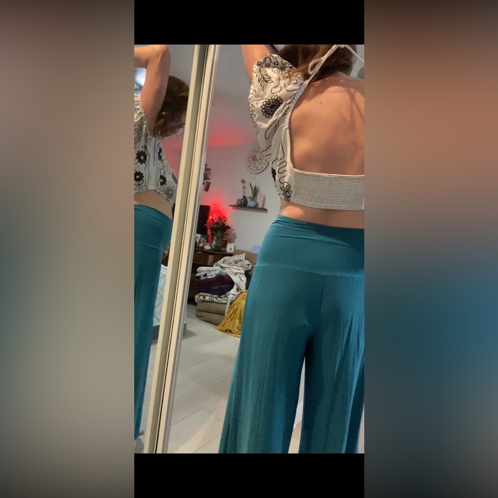 Free people crop top. Brand new purchased 11 days ago for 🏷️ $168 - Picture 12 of 14